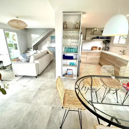 Villa 250m² Avec Studio Vue Mer